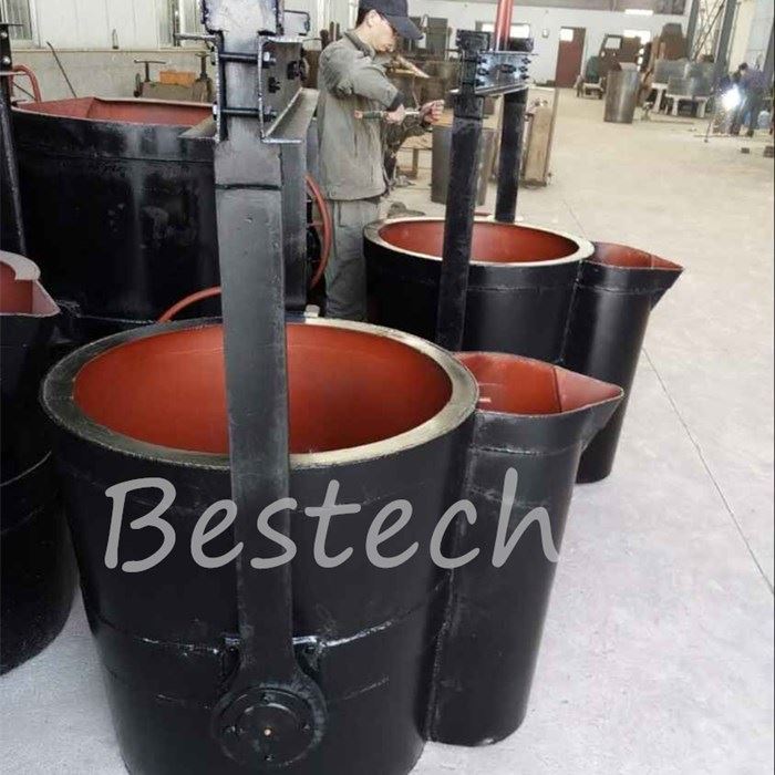 مغرفة صب المعدن الساخن مسبك